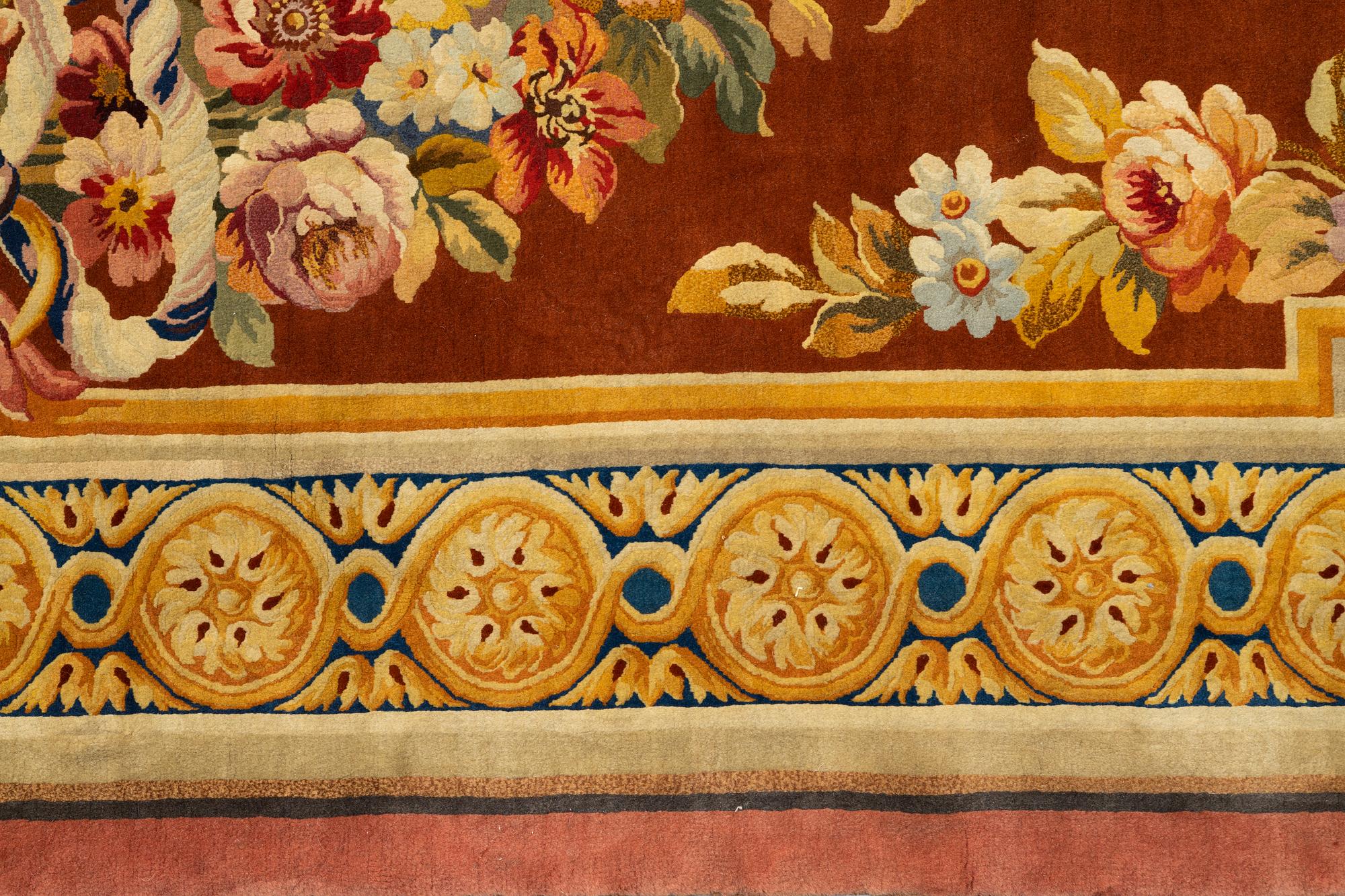 Matta, Savonnerieteknik, ca 560 x 429 cm, Louis XVI stil, Frankrike.