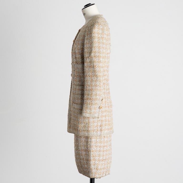 Chanel, suit, two-piece, vintage. Size Fr 36.