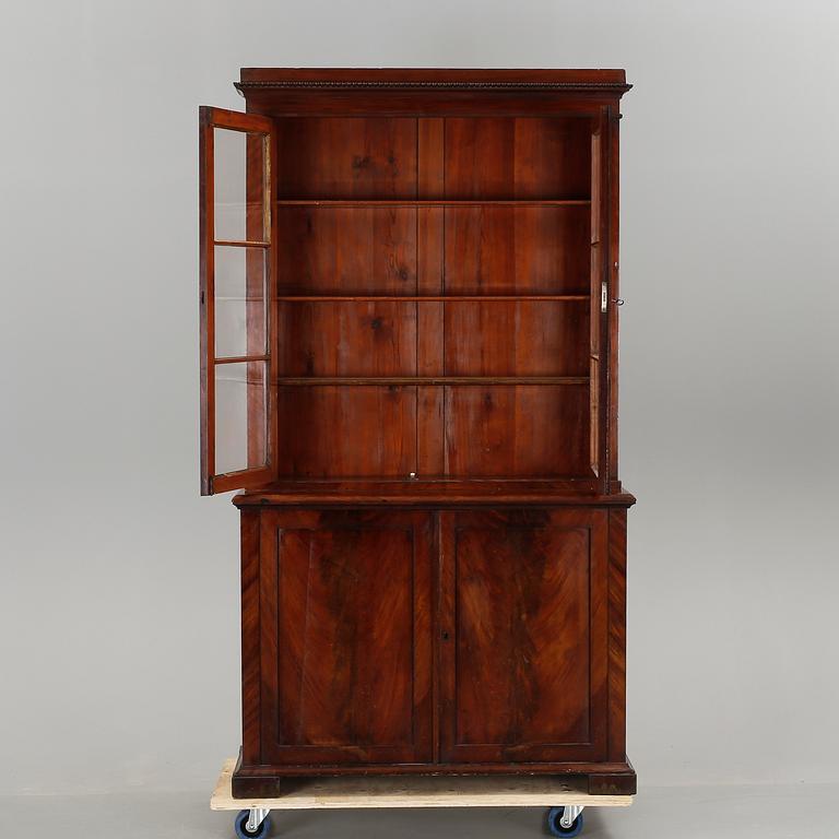 BOKSKÅP, senempire, 1800-talets mitt.