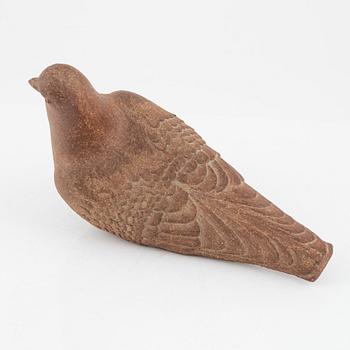 Tyra Lundgren, a stoneware sculpture of a pigeon.