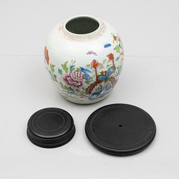 Vas, porslin, Kina, Qianlong (1736-95).