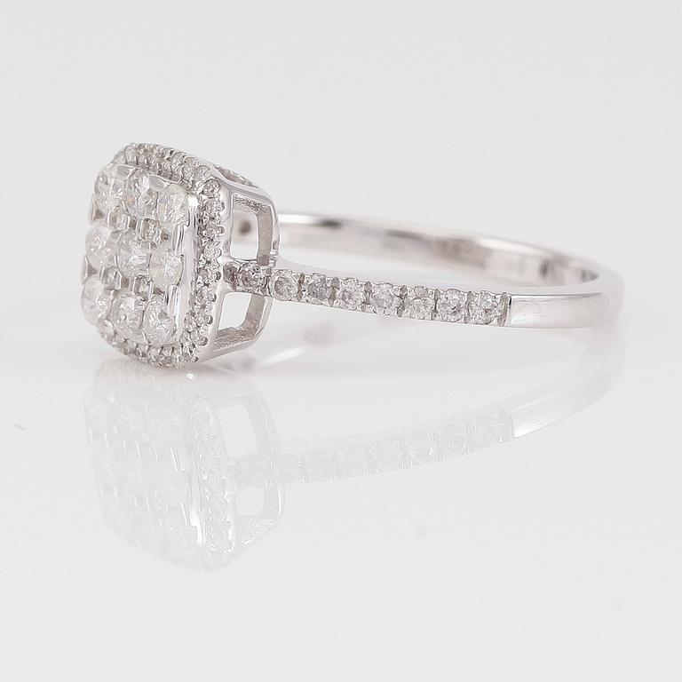 RING, 18K vitguld och diamanter tot ca 0.48 ct.
