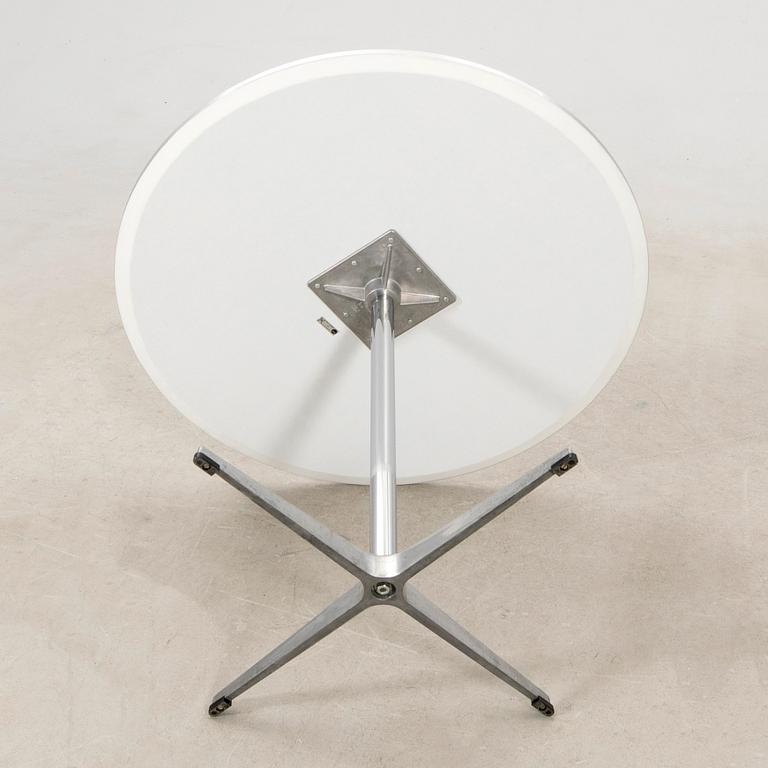 Arne Jacobsen and Piet Hein, table for Fritz Hansen 1976.