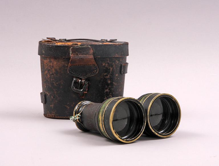 KIKARE MED VÄSKA. 1800/1900-tal.