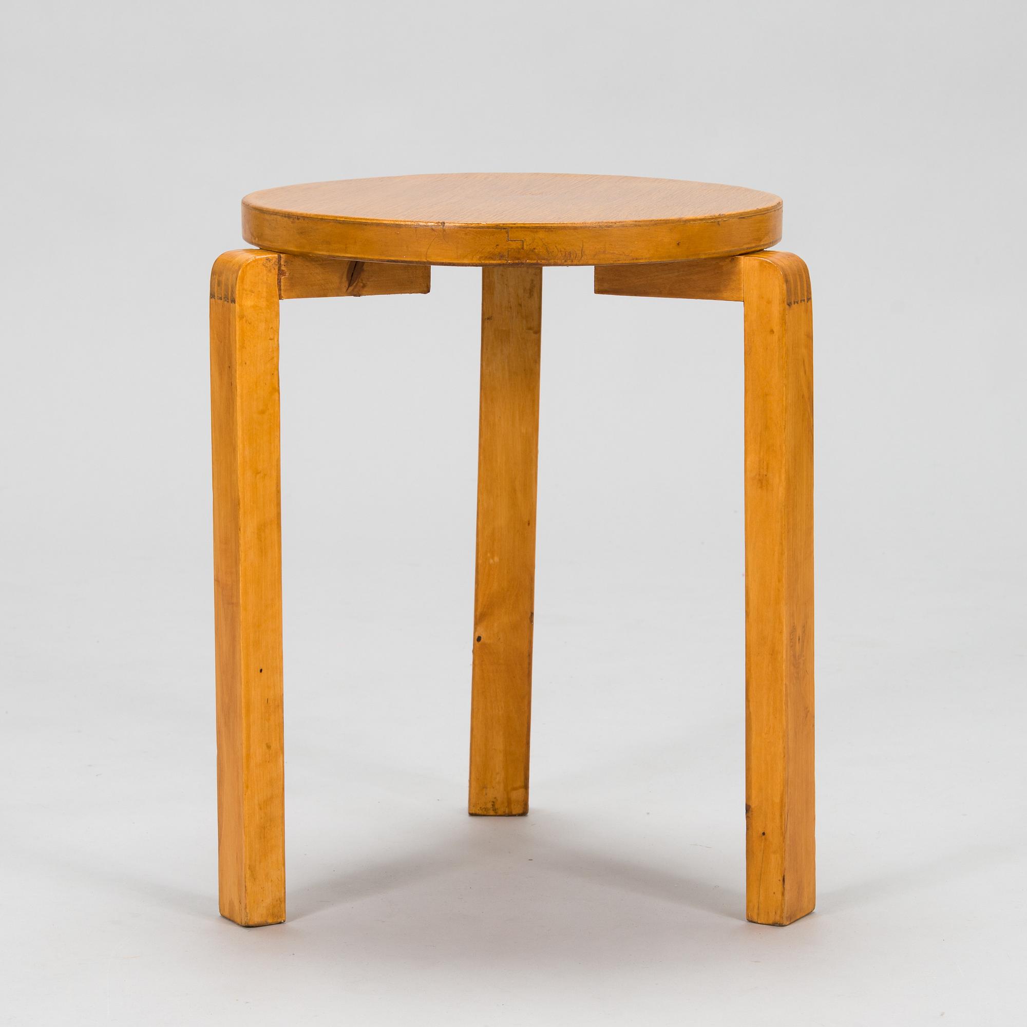 Alvar Aalto, pall, modell 60, for O.Y. Huonekalu- ja Rakennustyötehdas A.B. 1940-tal.