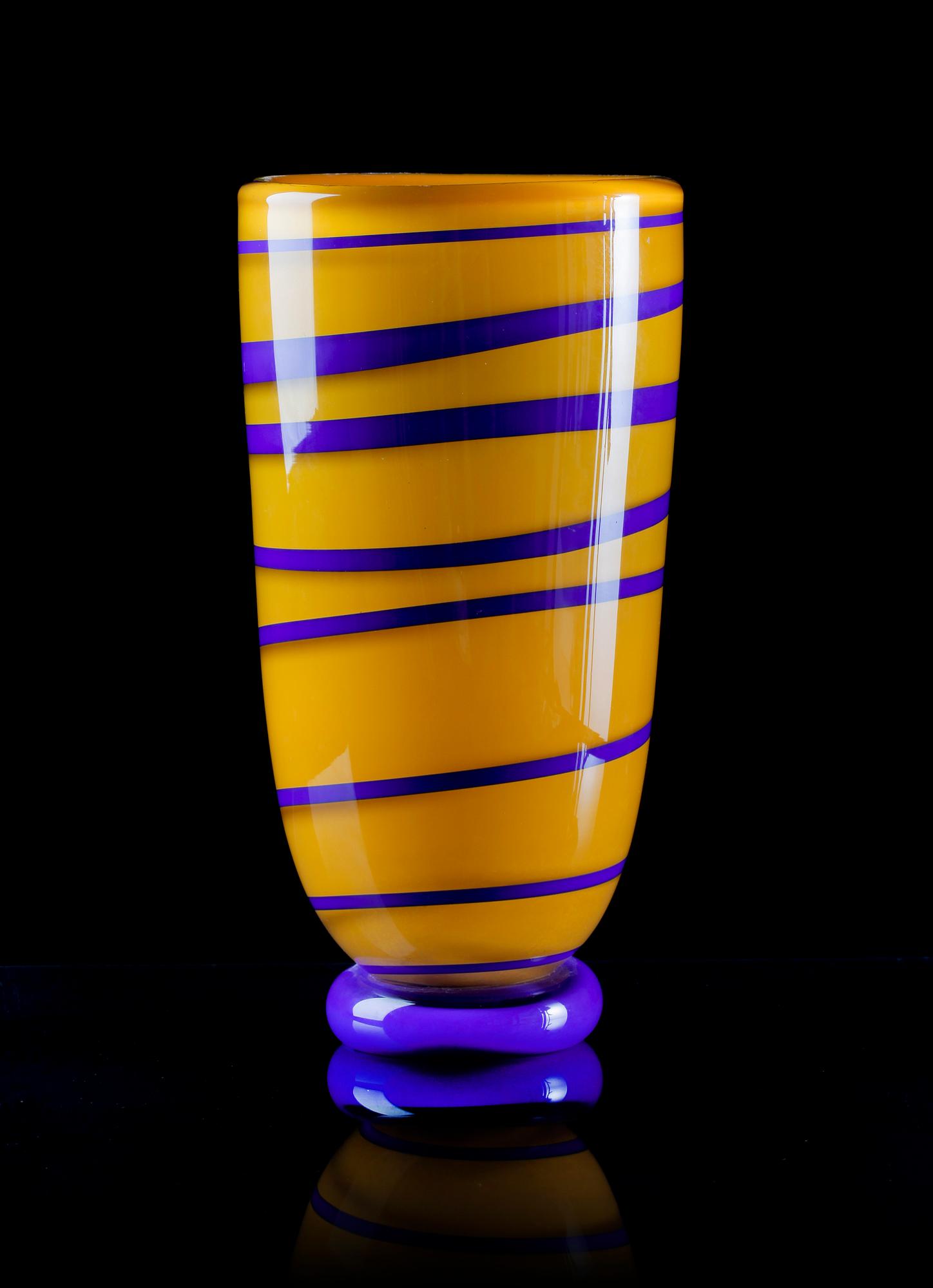 VAS, glas, Anna Ehrner, Kosta Boda. Sign.