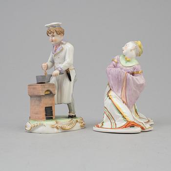FIGURINER, två stycken, porslin. Europa, 1900-tal.