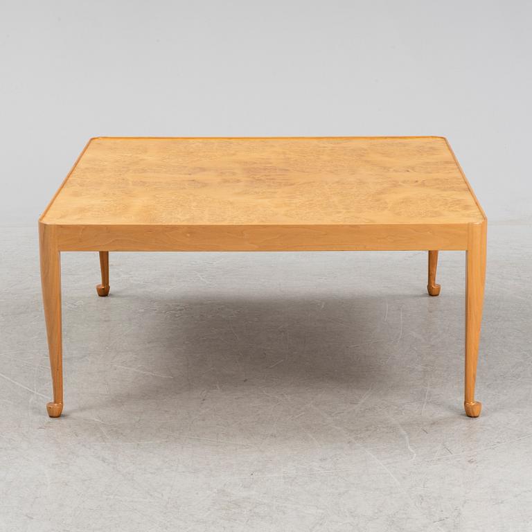 Josef Frank, soffbord, modell 2073, "Diplomat", Firma Svenskt Tenn, tillverkat efter 1985.