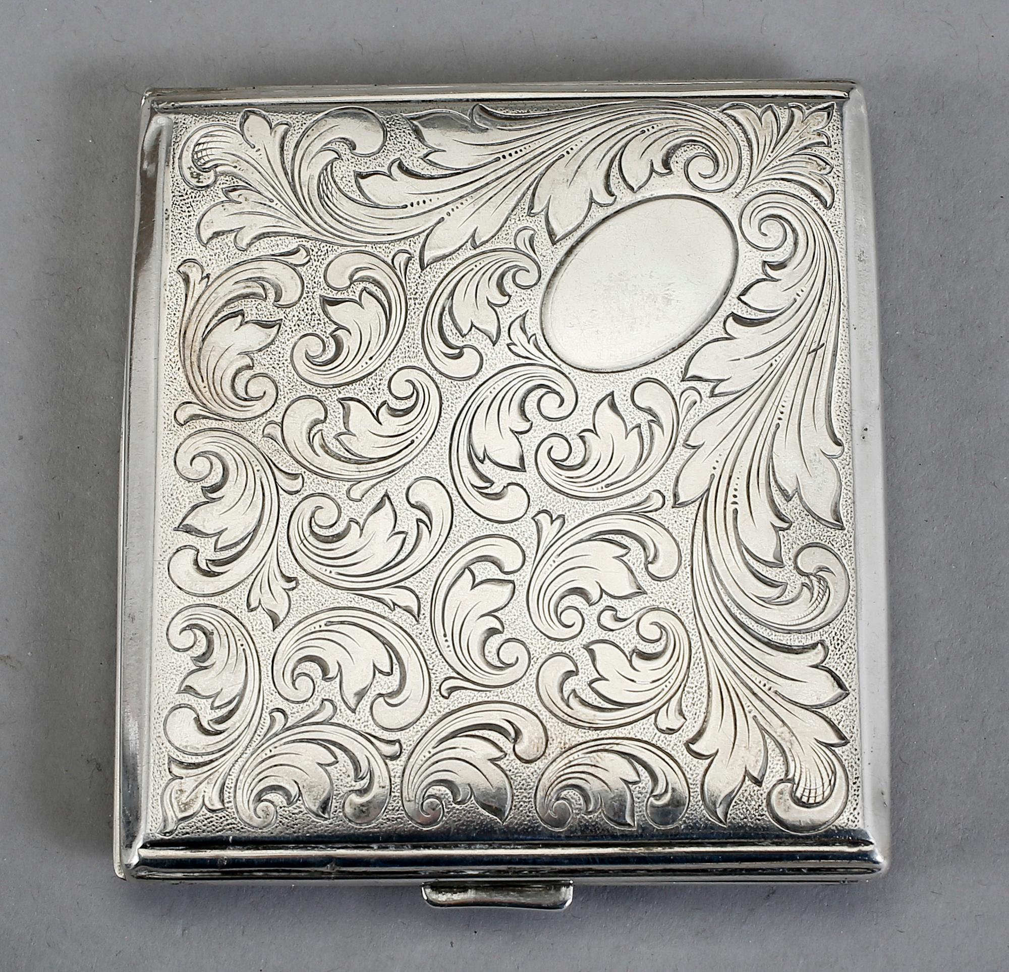 CIGARETTETUI och CIGARETTTÄNDARE, silver, 1900-talets första hälft.