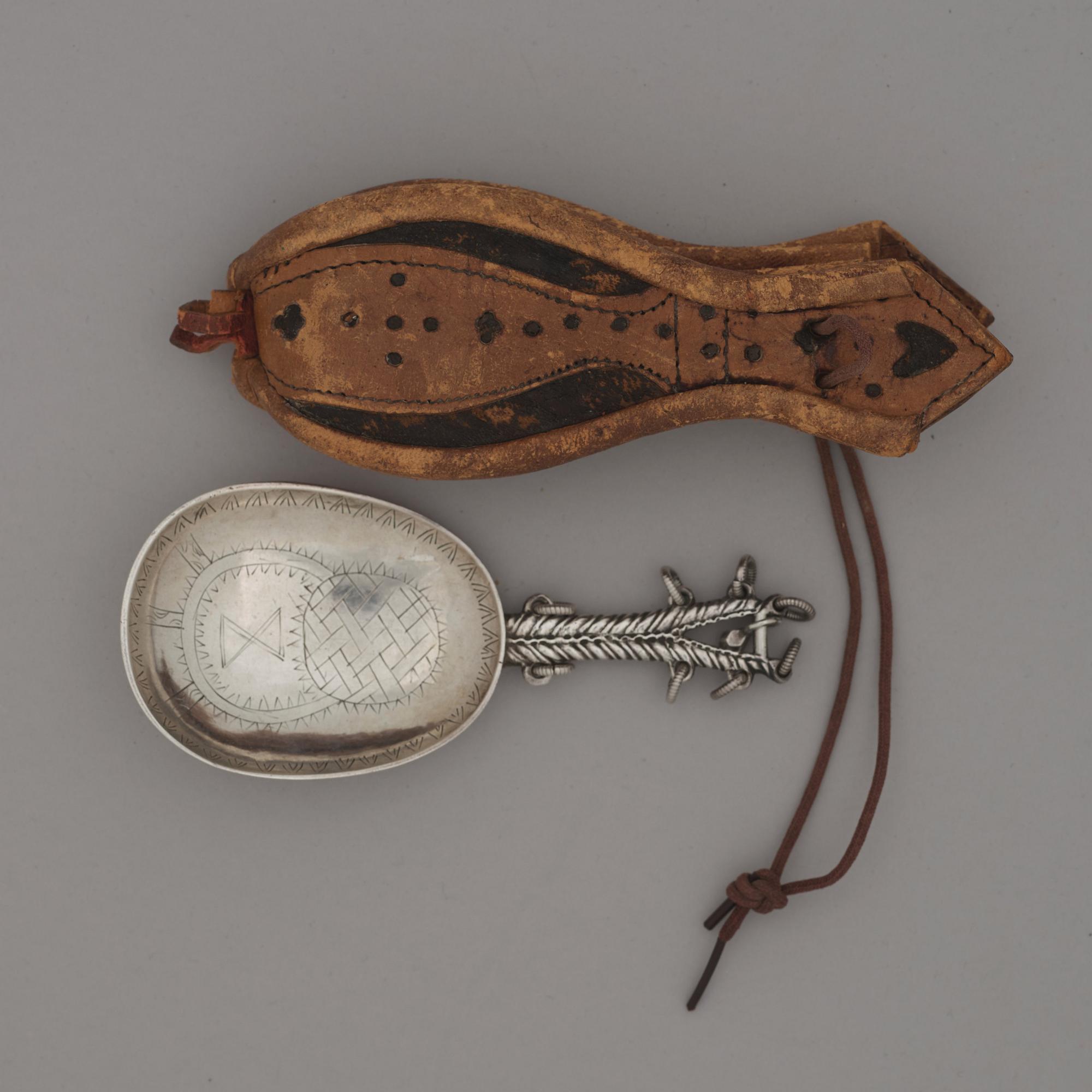 Olof Löfvander d ä, sked med ringhängen, silver, Luleå 1769.