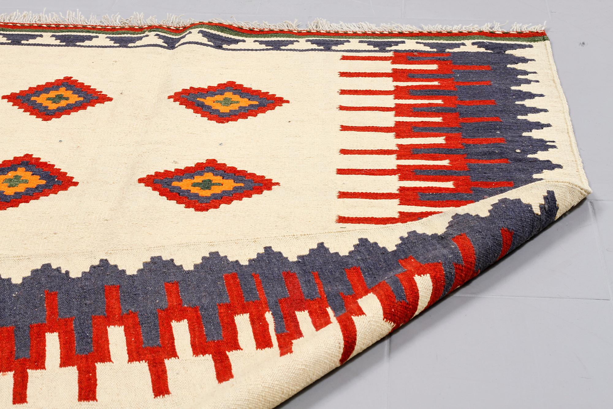 MATTA, kelim, Kashgai, 196 x 145 cm.