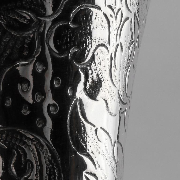 BÄGARE, silver, Nils Orstedt, Norrköping 1760. Vikt ca 66 gram.