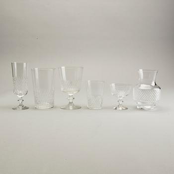 A Vicke Lindstrand 48 pcs Diamant glass service Kosta later part of 20th century.