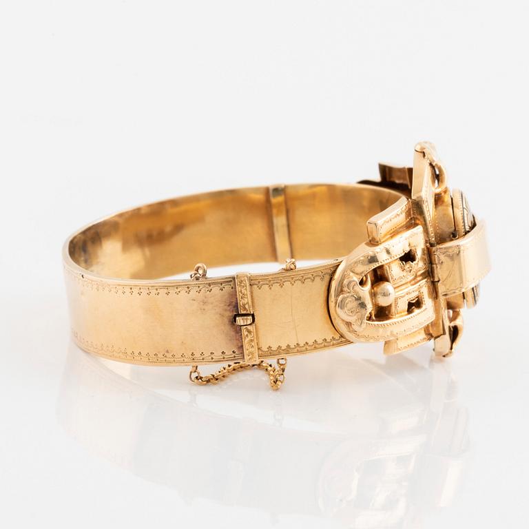 A 19th century 18K gold and enamel bracelet.