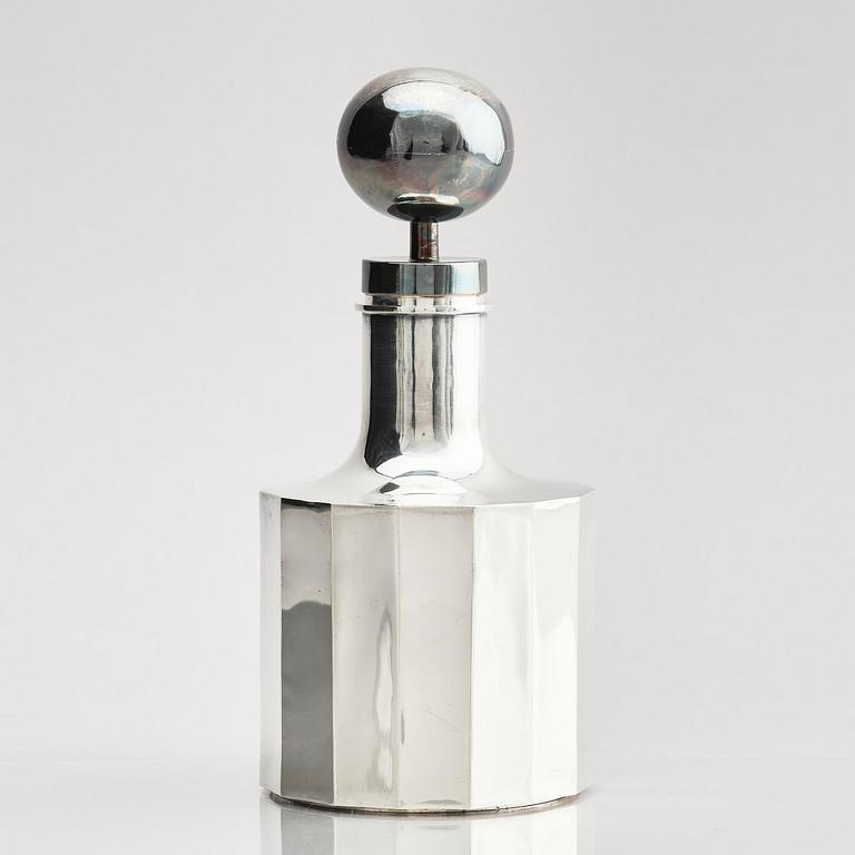 Jan Ante Dahlstedts Silversmedja, a silver decanter with lid, Umeå, Sweden, 1966.