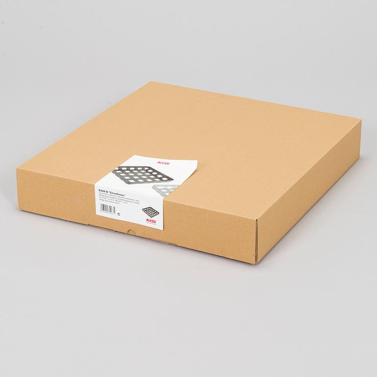 Eero Aarnio, kori, malli EA06 B "CrissCross", Alessi, 2013.