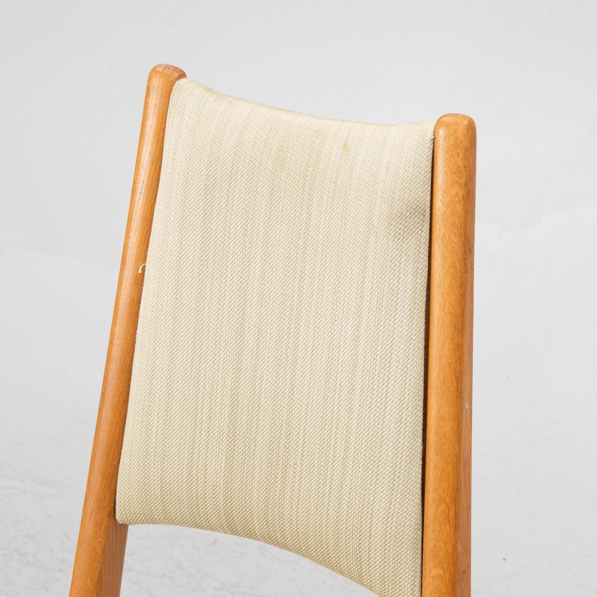 Four 1950s-60s chairs.