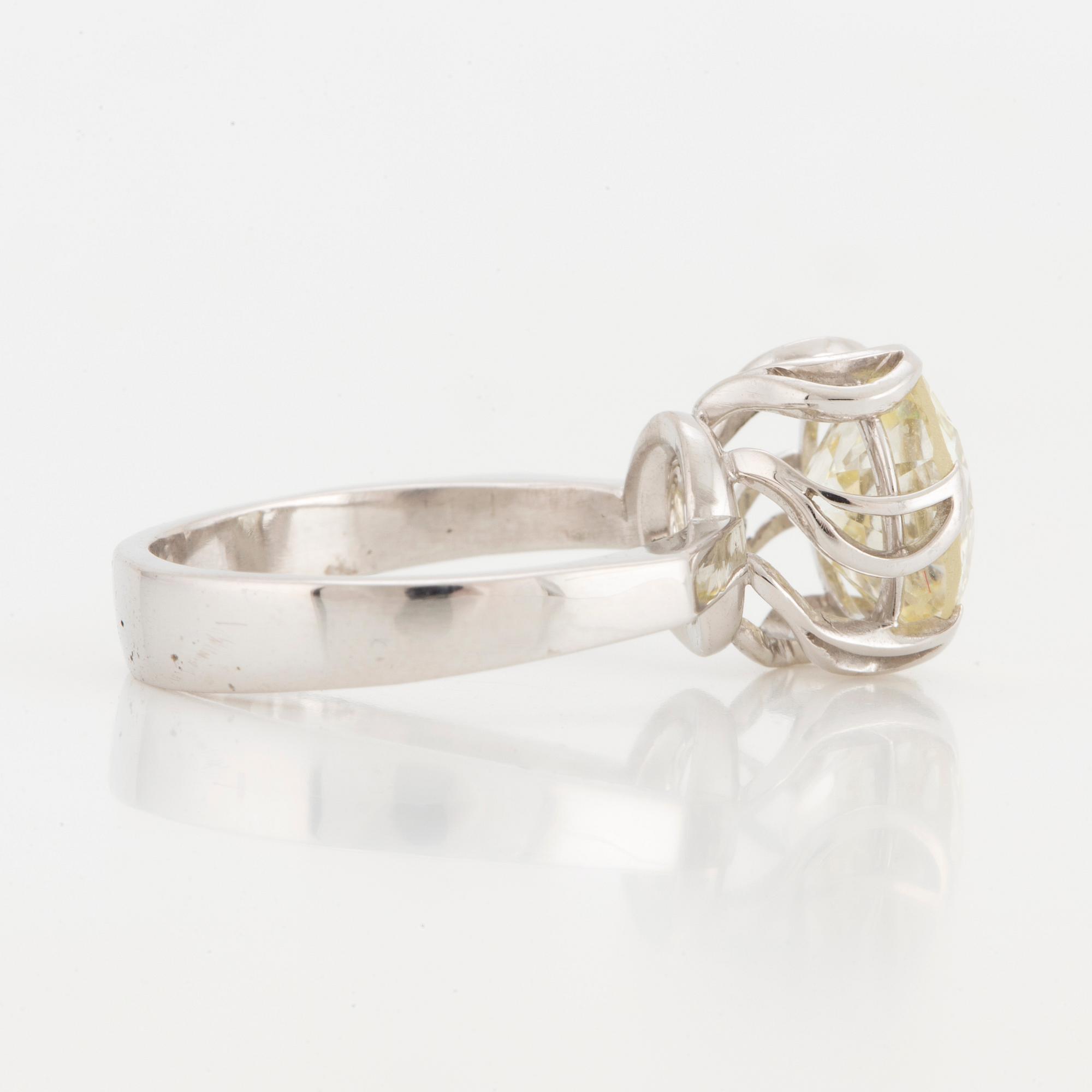 A circa 2 ct yellow diamond ring.