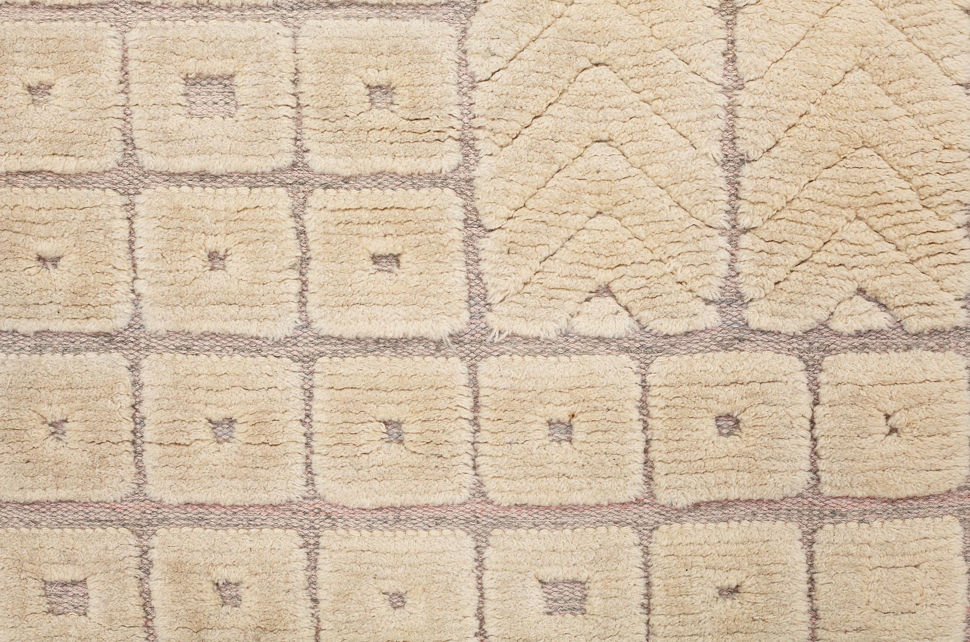 INGRID HELLMAN-KNAFVE , MATTO, "Haga", knotted pile in relief, ca 215 x 125,5 cm, signed IHK (Ingrid Hellman-Knafve), Sweden the 1950'-60's.