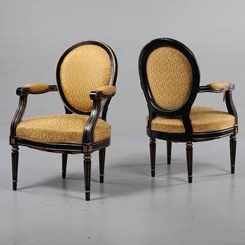 KARMSTOLAR, ett par, gustaviansk stil, omkring 1900.
