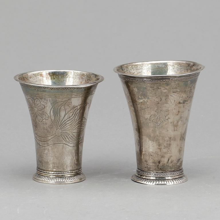 BÄGARE, 2 st, silver, bland annat Nils Ljungberg, Örebro 1766. Vikt ca 108 gram.