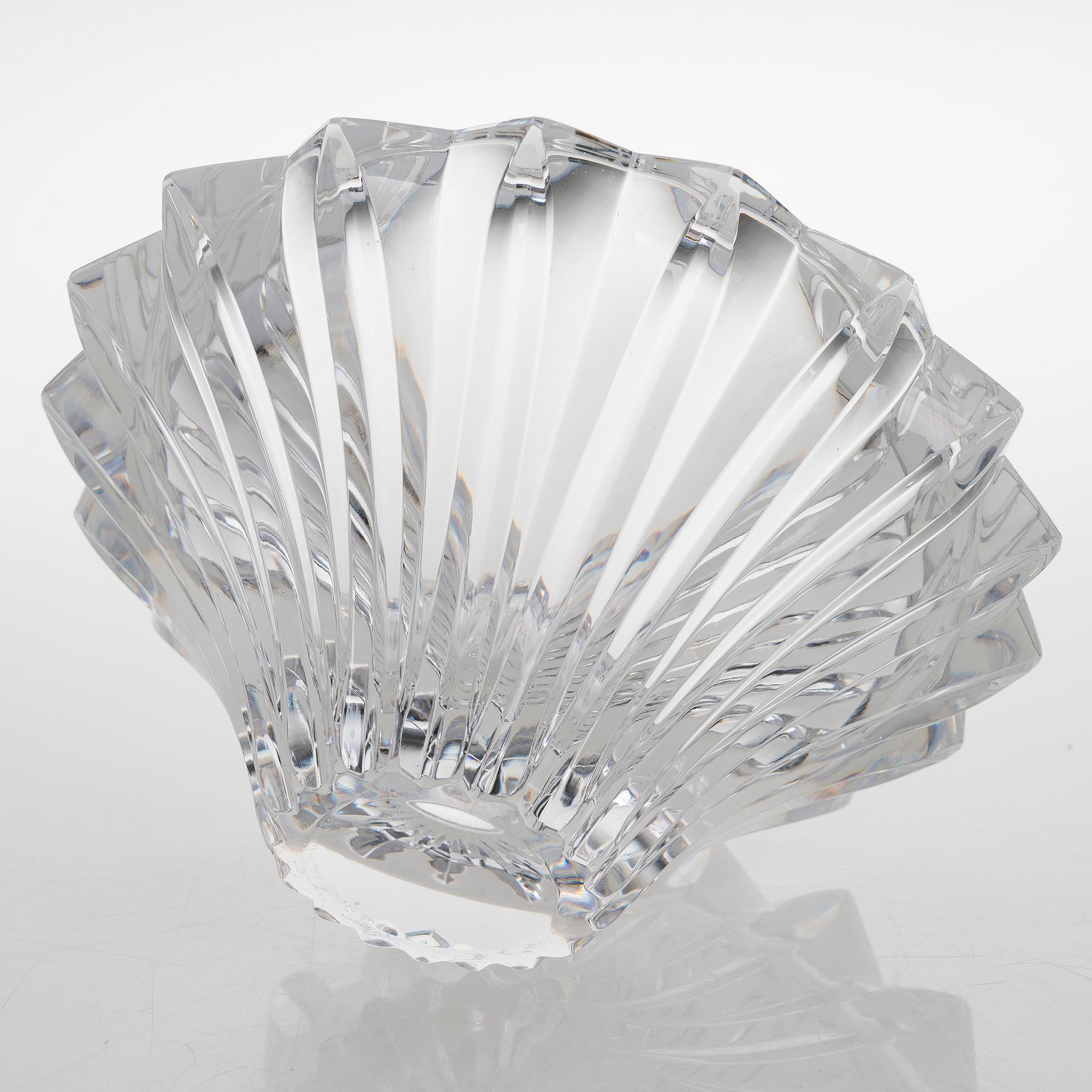 AIMO OKKOLIN, A Glass Bowl, 'Terälehdet' (Petals), signed Aimo Okkolin Riihimäen Lasi Oy.
