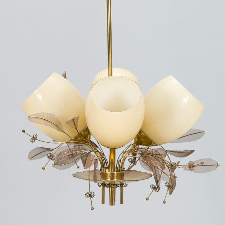Paavo Tynell, A mid-20th-century '9029/4' chandelier for Taito, Finland.