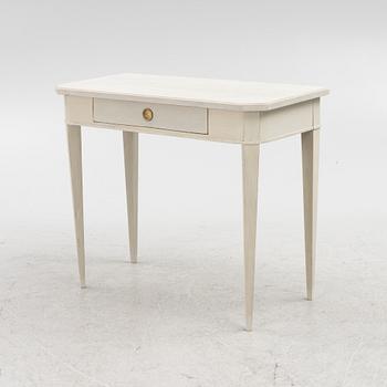 A desk, 20th century.