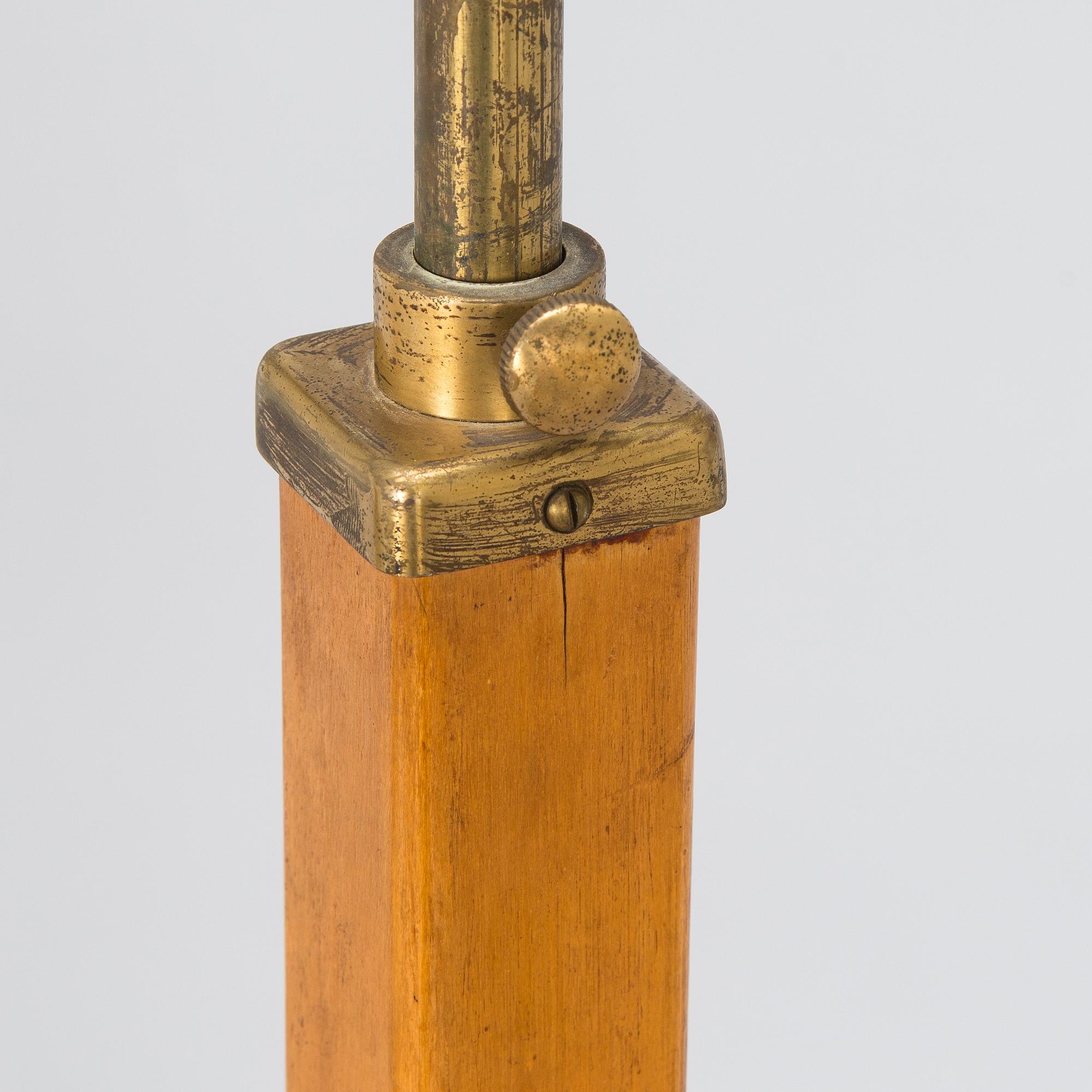 Aino Aalto, golvlampa, modell 806A tillverkare Oy Taito Ab. 1940-tal.