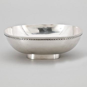 SKÅL, silver, C Fredrik Carlman, Stockholm, 1968. Ca 575 gr.