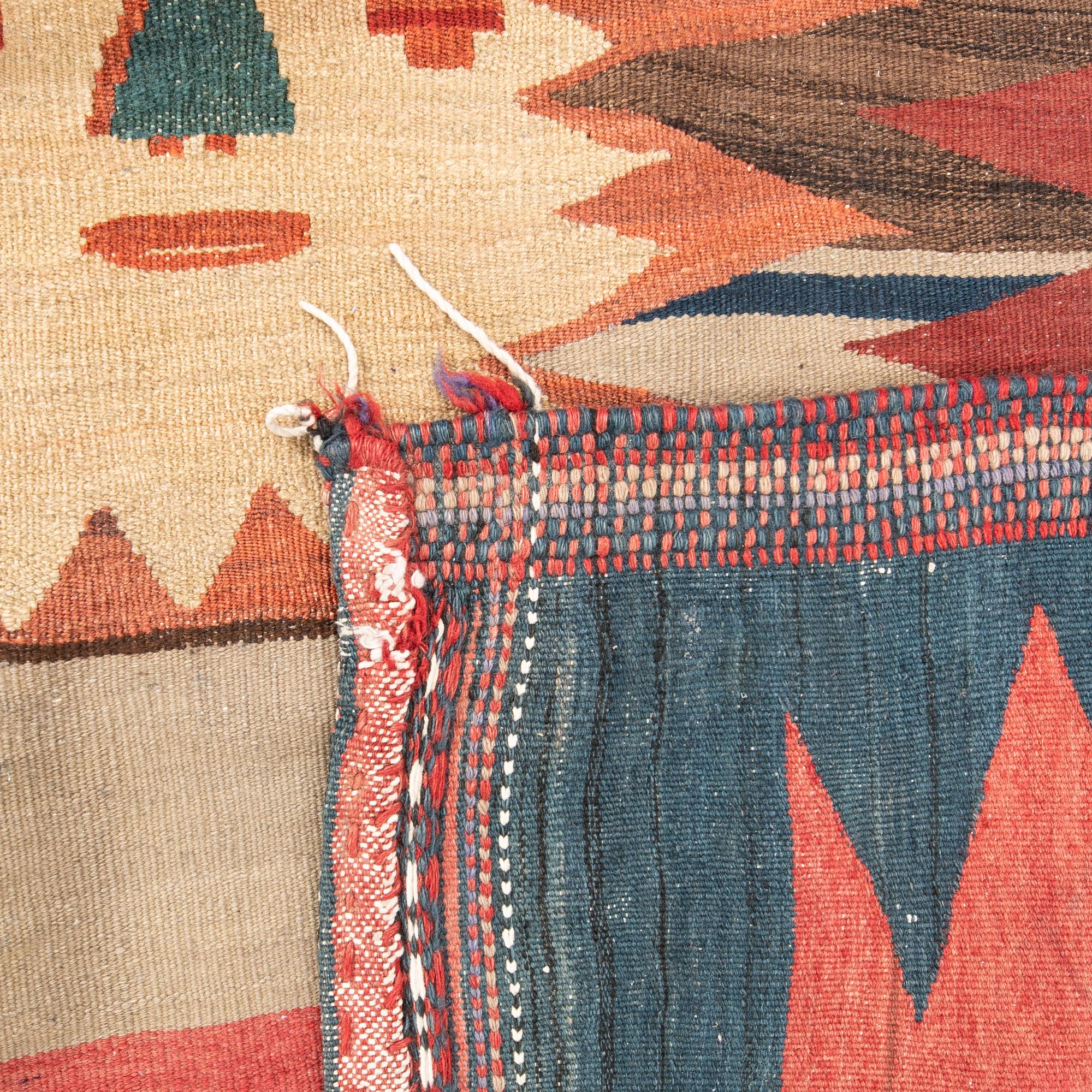 Matta Afshar sofreh "Khurshid Khanum" antik ca 140x144 cm.