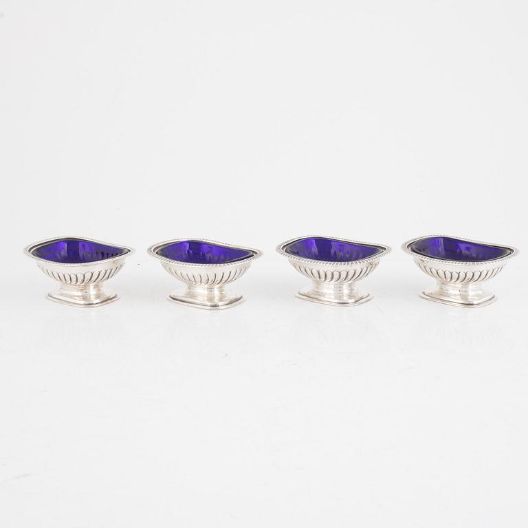 A set of four silver salt cellars, mark of Samuel Hennell & John Terry, London, England 1813.