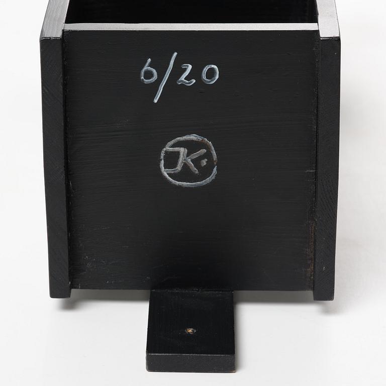 John Kandell, väggskåp, variant av "Arkitektskåpet", ed. 6/20, Källemo, Värnamo, efter 1989.