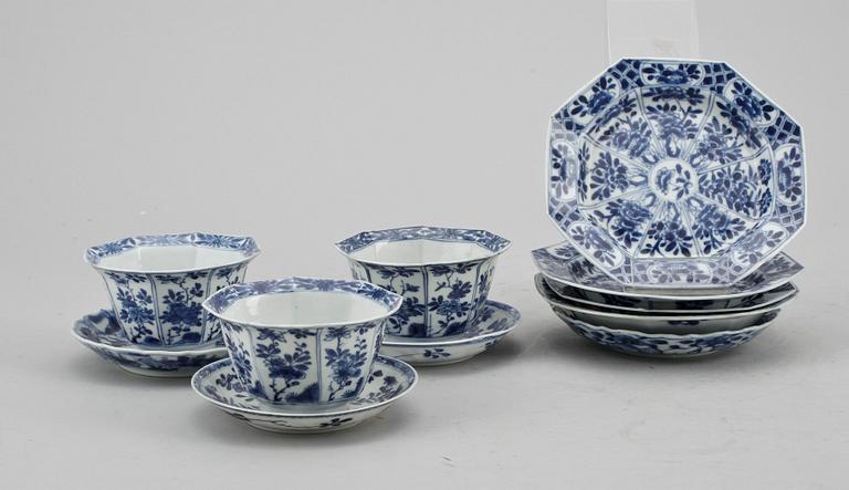 KOPPAR MED FAT 3st SAMT 5 UDDA FAT, porslin, bla Kangxi, Kina 1600-1700-tal.