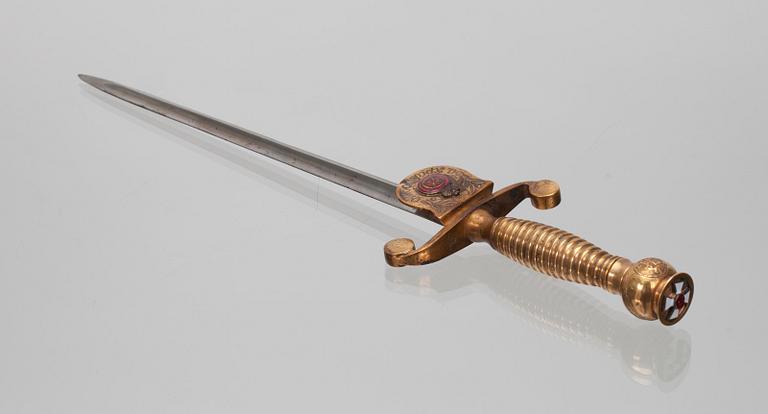 A ST. GEORGE'S NAVAL OFFICER'S DIRK.