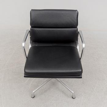 CHARLES & RAY EAMES, skrivbordssstol, "Soft Pad Chair EA 208", Vitra, omkring 2015.