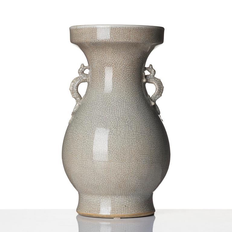 Vas, ge-glasyr. Qingdynastin, 1800-tal.