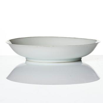 An armorial cup and stand, Qing dynasty, Qianlong (1736-95).