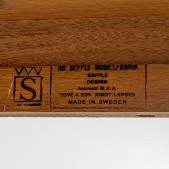 Tove & Edvard Kindt Larsen, a teak-veneered coffee table, Seffle Möbelfabrik, Sweden, 1960's.