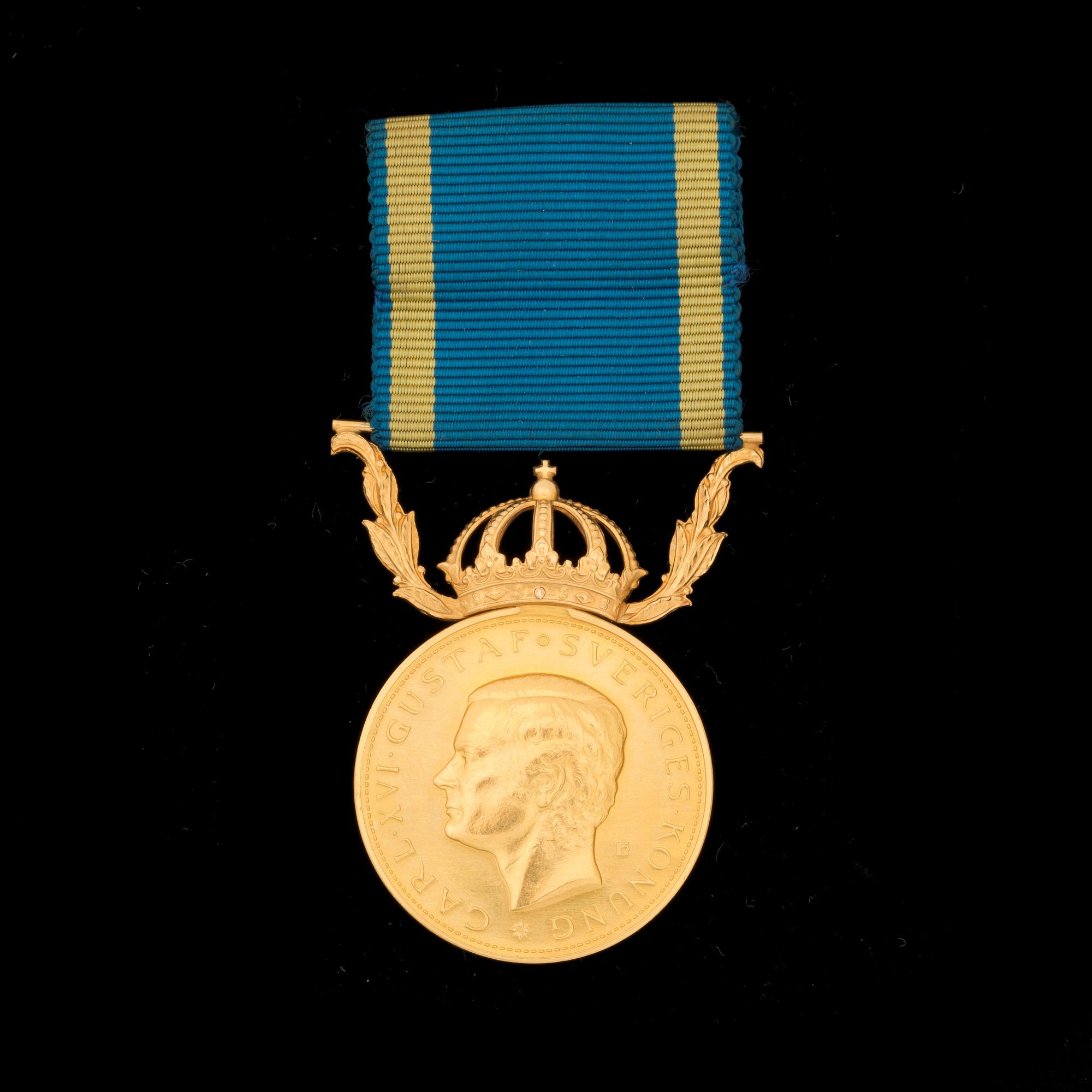 MEDALJ, 23k guld, "För nit och redlighet i rikets tjänst", 1979. Total vikt 14 g.