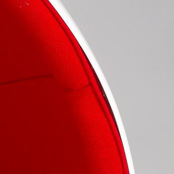 Eero Aarnio, "Pallotuoli" erikoisversio Asko 100 vuotta, Eero Aarnio Originals, 2010-luku.