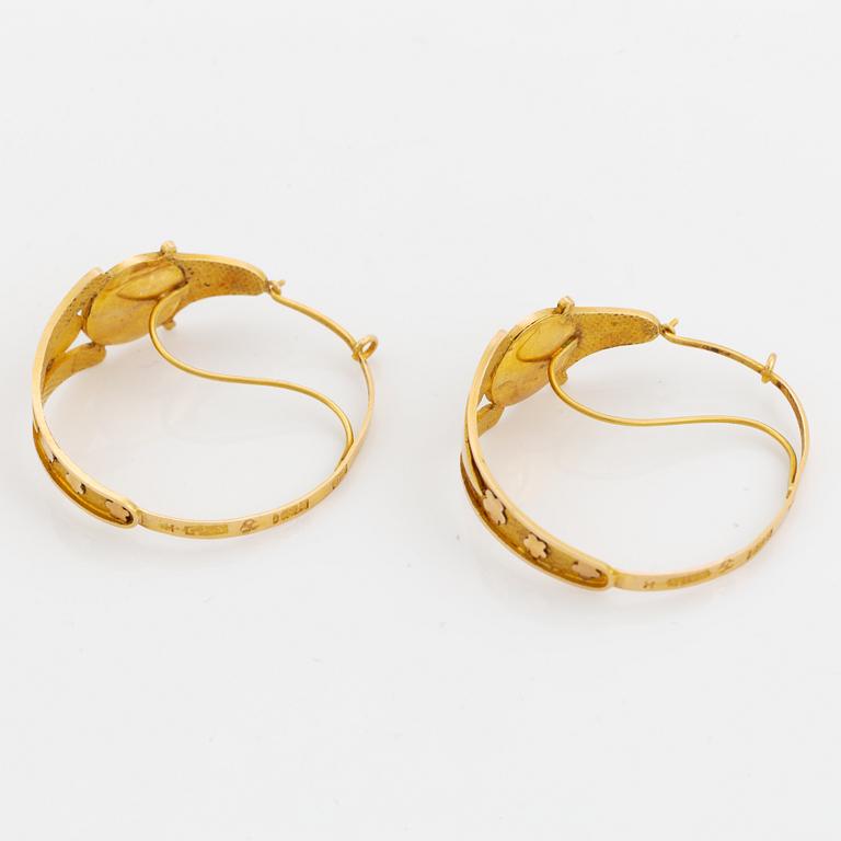 Gold and enamel earrings, early 1800's.