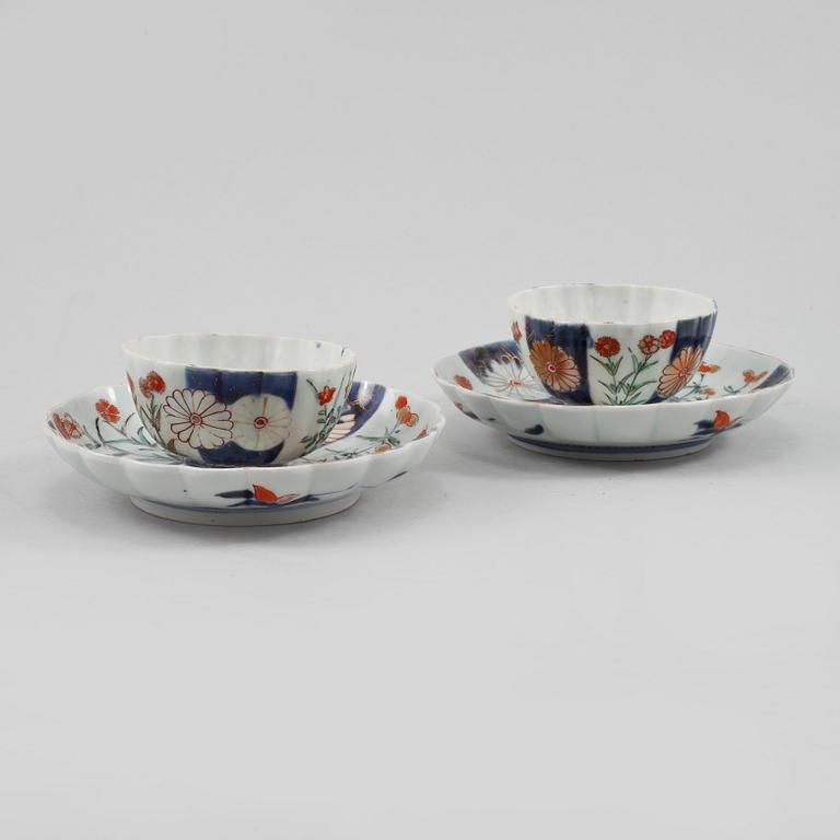 KOPPAR med FAT, ett par, porslin, Kina, 1700-tal.