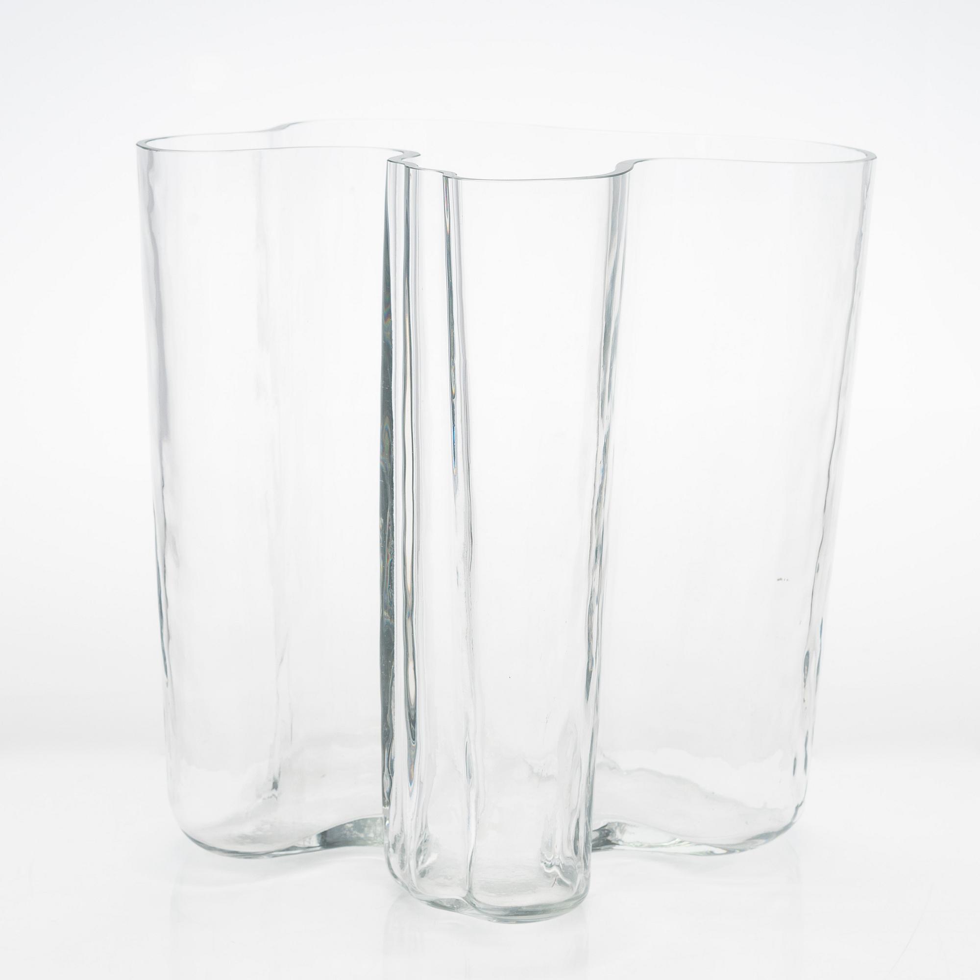 Alvar Aalto,  probably a 1960s '3031' vase for Iittala, unsigned.