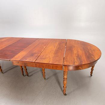 A Neo Renaissance mahogany dining table later part of the 19th century.