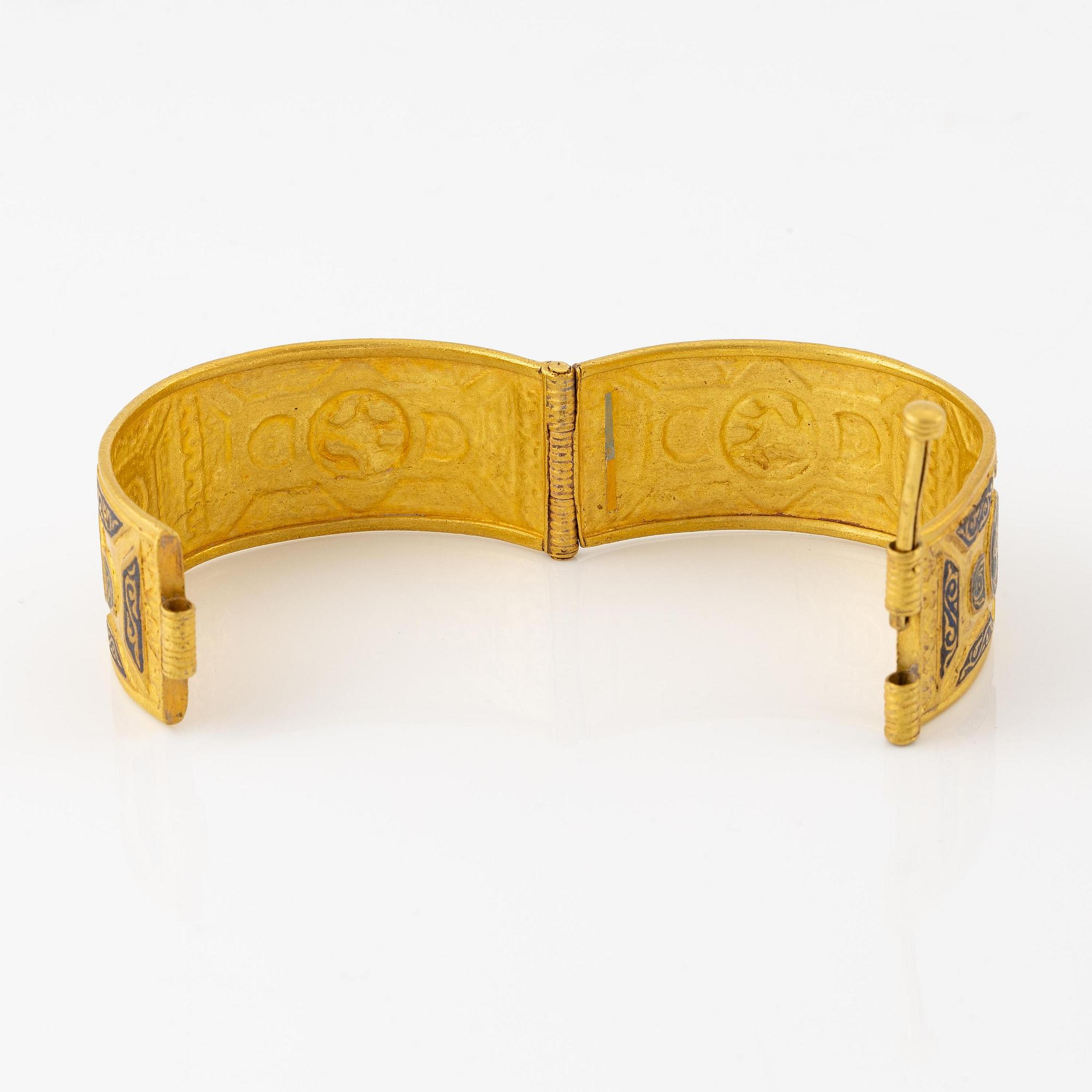 A Byzantine-style gold and enamel bracelet, presumably modern.