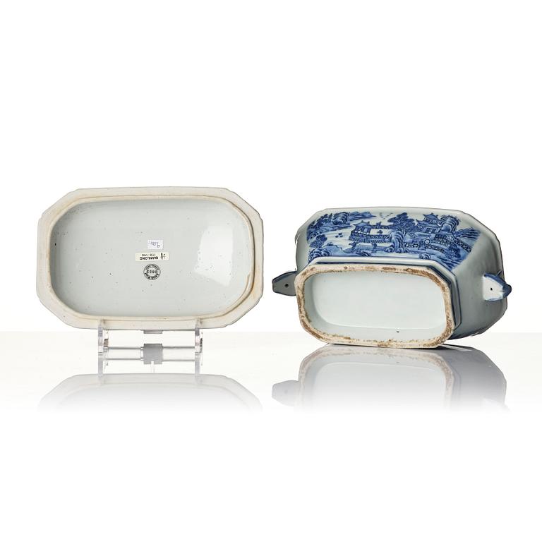 Tureen, porcelain, China, Qianlong (1736-95).