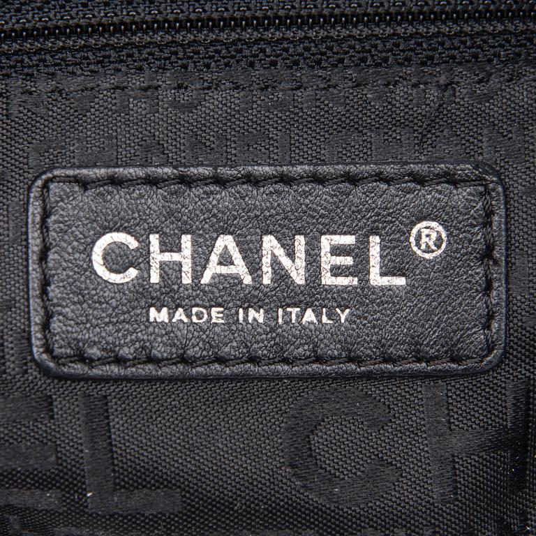 VÄSKA, "Large Ultimate Soft", Chanel.