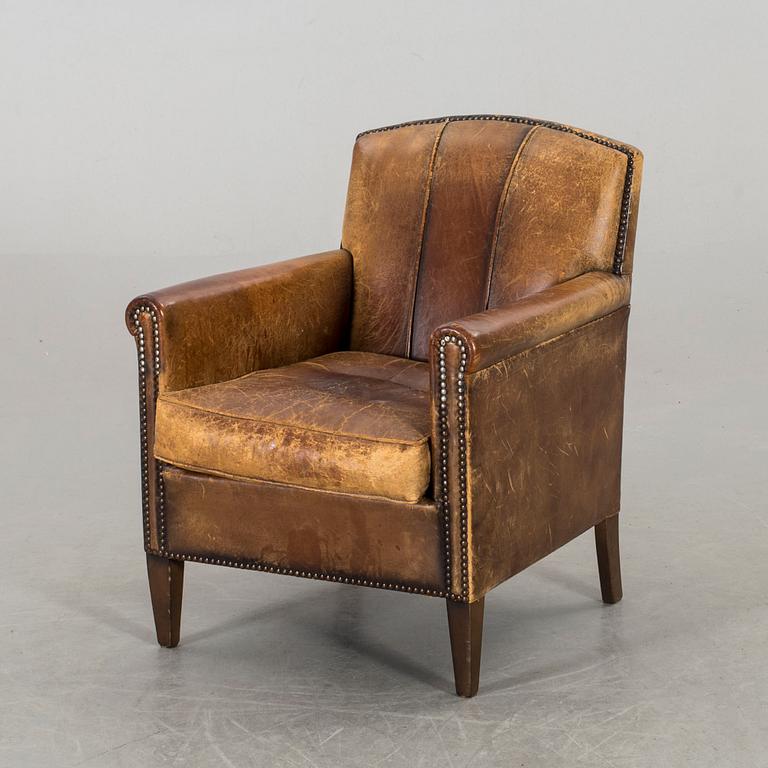 A EASY CHAIR END OF 20TH CENTURY.