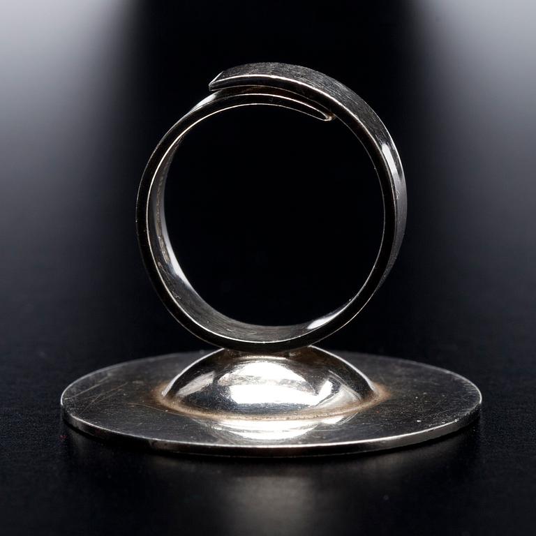 RING, sterling silver, Elis Kauppi, Kupittaan Kulta 1970.